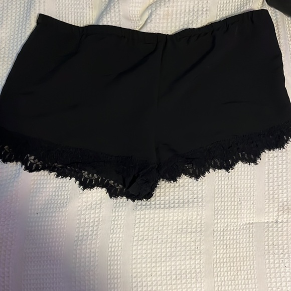 7 pairs of shorts! Very gently used- great condition! - Picture 5 of 7